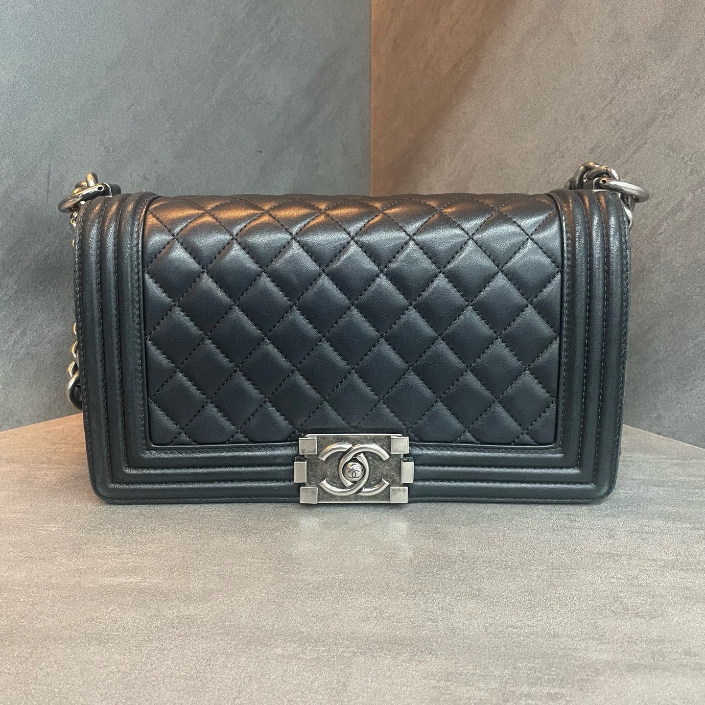 Chanel leboy sheepskin &nbsp;middle size black sliver