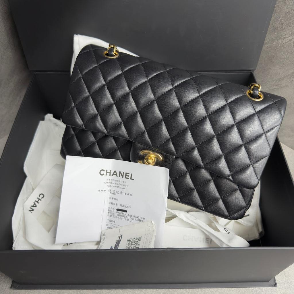Chanel Classic Flap sheepskin middle size black gold