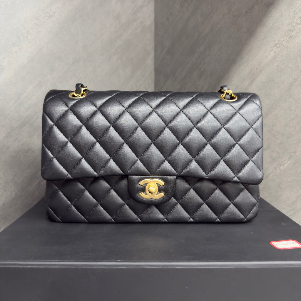 Chanel Classic Flap sheepskin middle size black gold