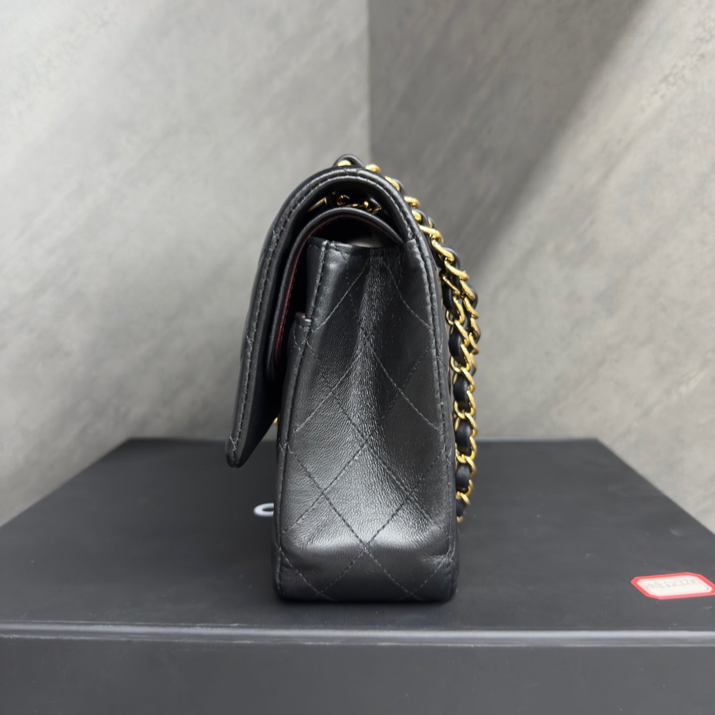 Chanel Classic Flap sheepskin middle size black gold