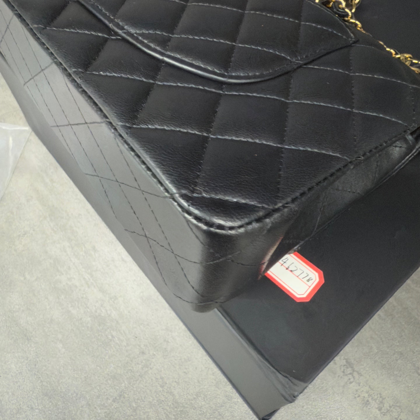 Chanel Classic Flap sheepskin middle size black gold