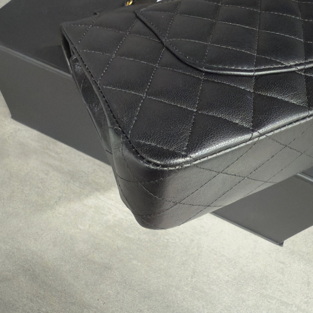 Chanel Classic Flap sheepskin middle size black gold